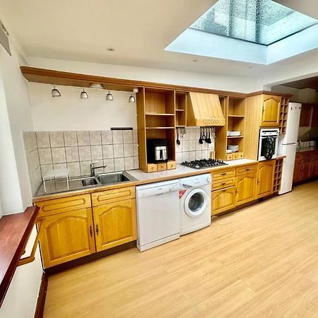 4 Bed House In Daneby Road,Se6 Villa Catford Buitenkant foto