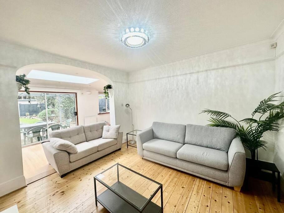 4 Bed House In Daneby Road,Se6 Villa Catford Buitenkant foto
