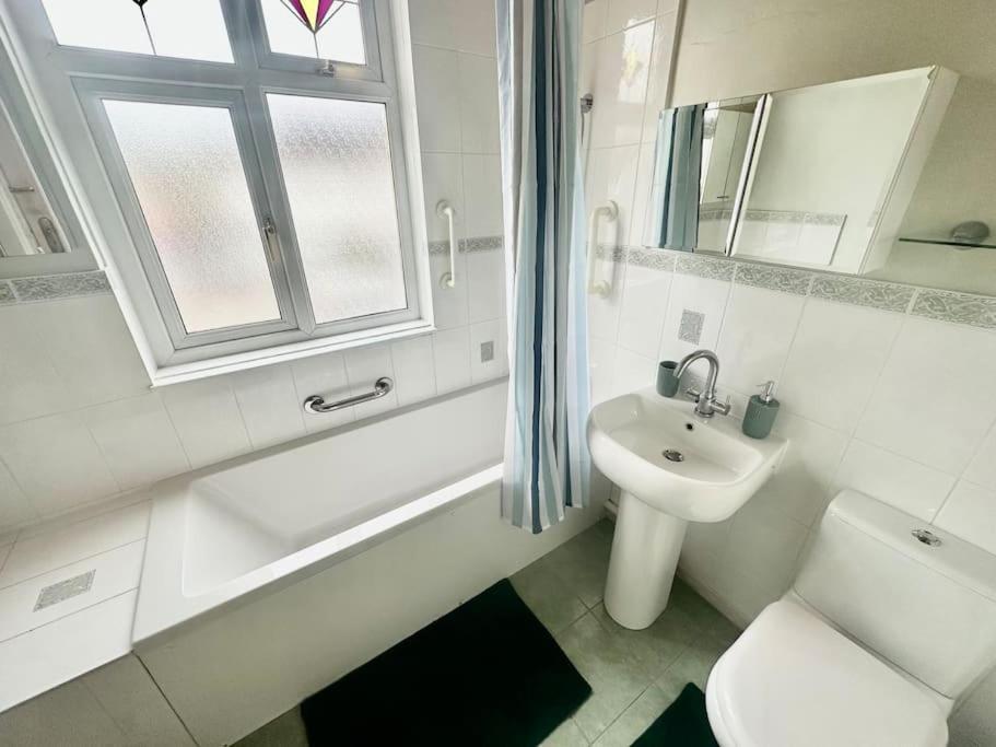 4 Bed House In Daneby Road,Se6 Villa Catford Buitenkant foto