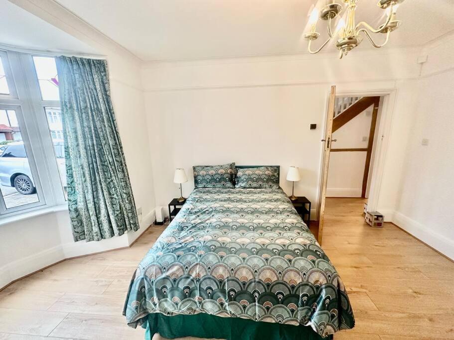 4 Bed House In Daneby Road,Se6 Villa Catford Buitenkant foto