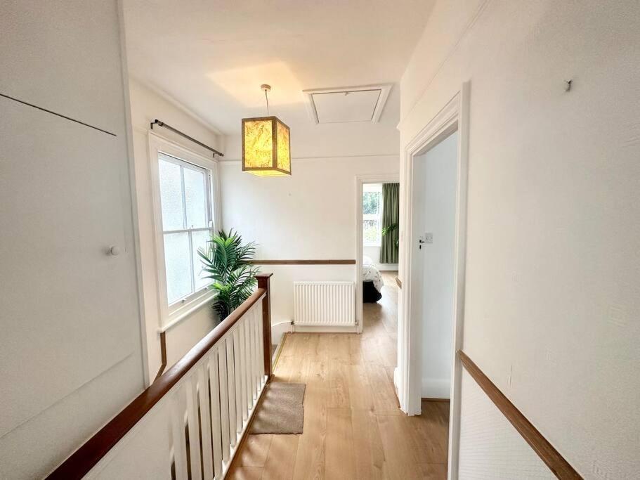 4 Bed House In Daneby Road,Se6 Villa Catford Buitenkant foto