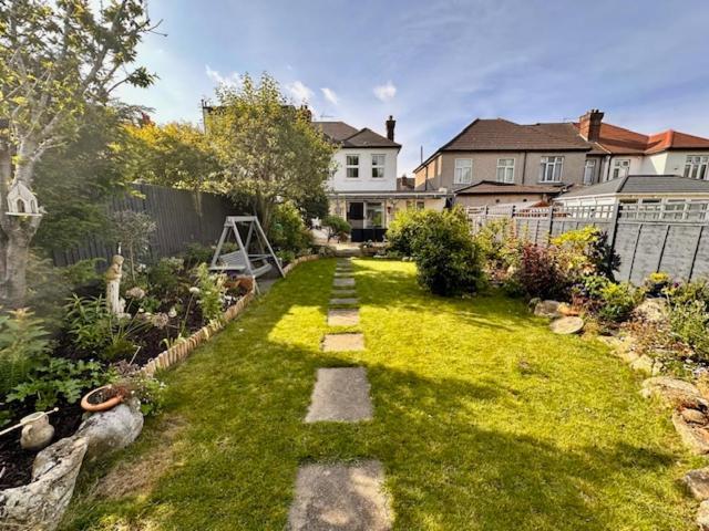 4 Bed House In Daneby Road,Se6 Villa Catford Buitenkant foto